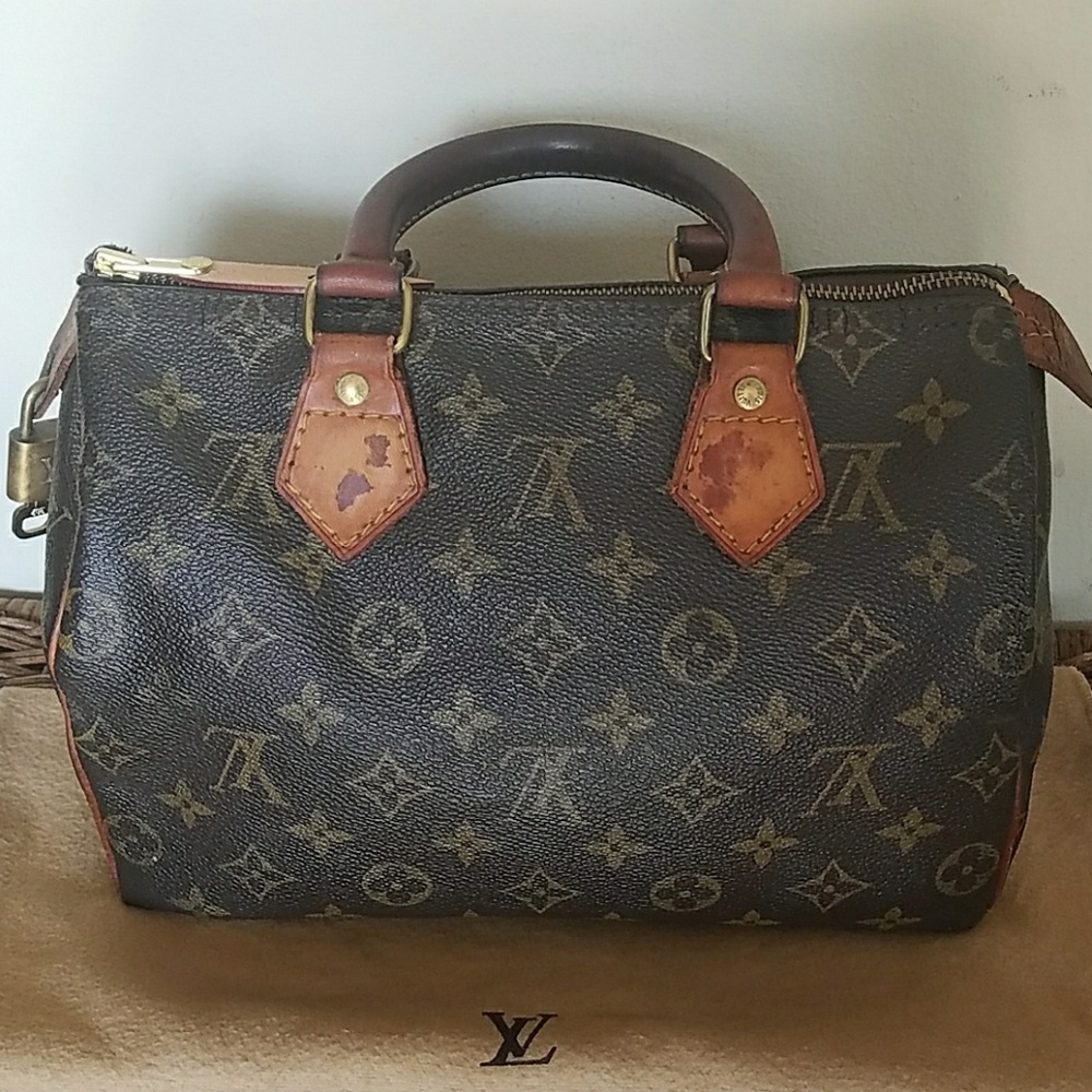 LOUIS VUITTON Vintage 1988 Speedy 25 Authentic
